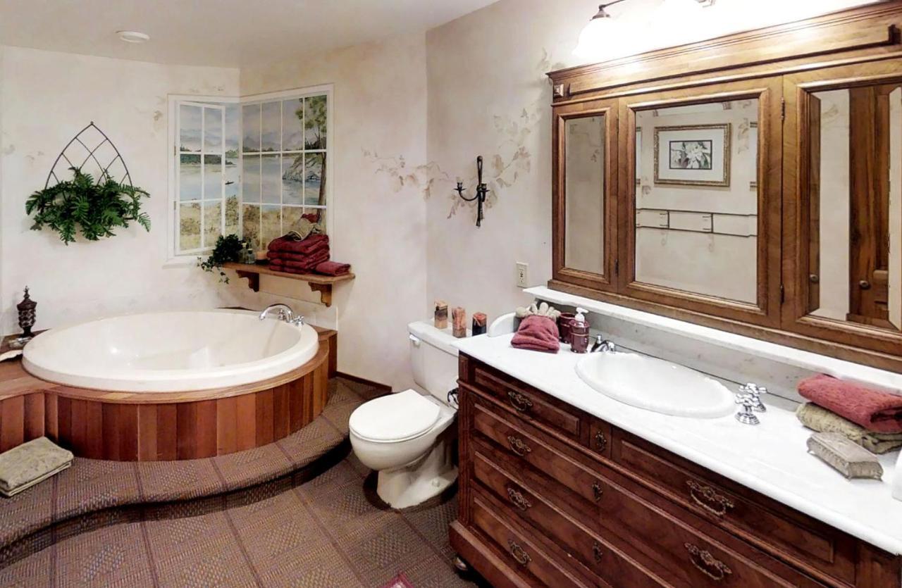 Oceanside Lodge Saanich Inlet North Saanich المظهر الخارجي الصورة