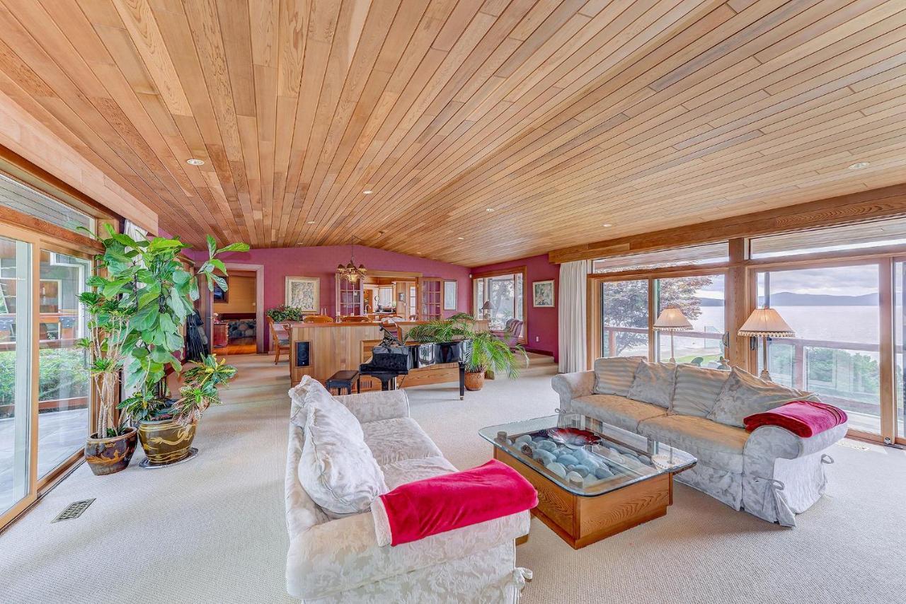 Oceanside Lodge Saanich Inlet North Saanich المظهر الخارجي الصورة