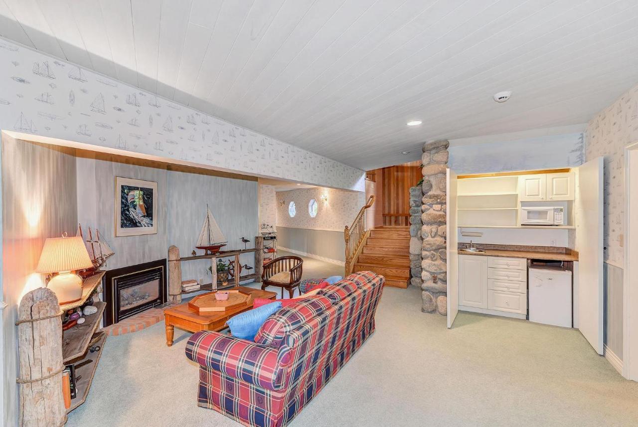 Oceanside Lodge Saanich Inlet North Saanich المظهر الخارجي الصورة