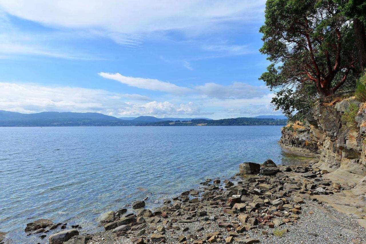 Oceanside Lodge Saanich Inlet North Saanich المظهر الخارجي الصورة